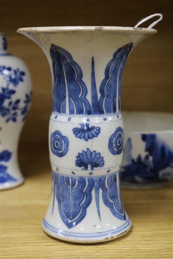 Four Chinese Kangxi period blue and white vessels Tallest measures 17cm